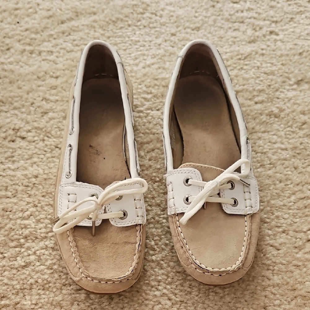 Sebago Women's Tan and White Boat Shoes